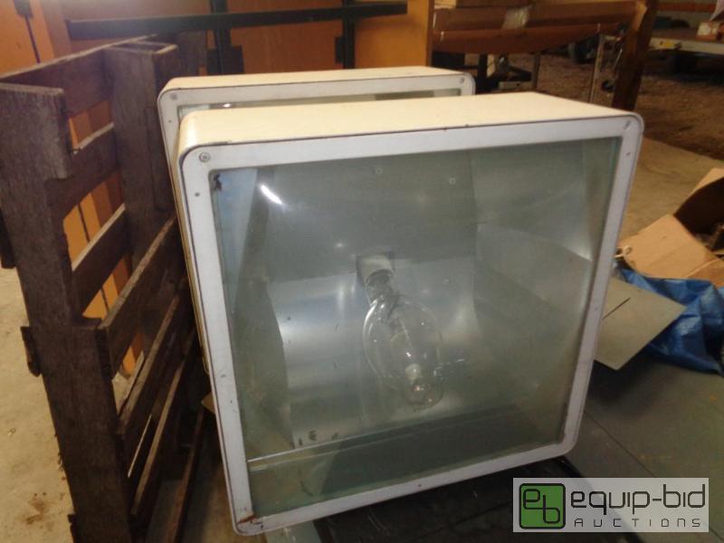 lot 9 image: ExteriorShop Light