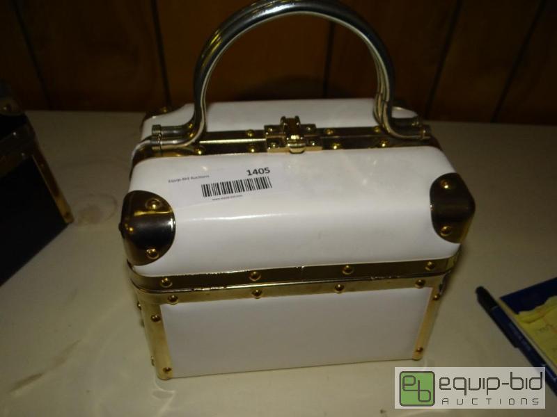 lot 1405 image: Borsa Bella Italy hard side purse.  Very expe...