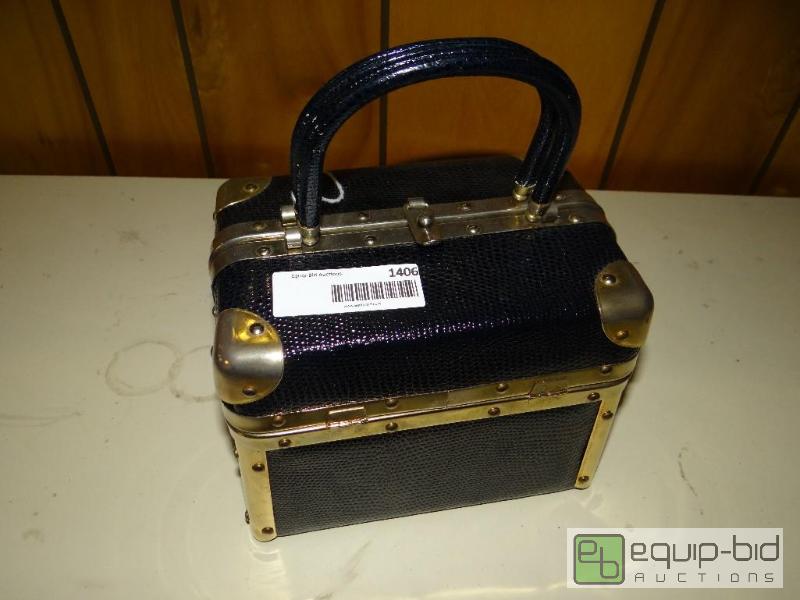 lot 1406 image: Borsa Bella Italy hard side purse.  Very expe...