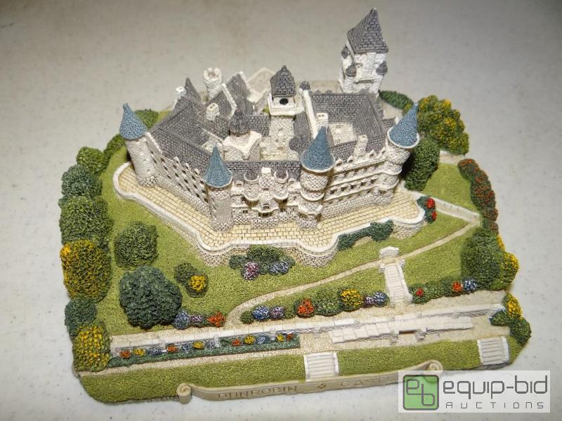 lot 1416 image: Dunrobin&nbspCastle souvenir collection....
