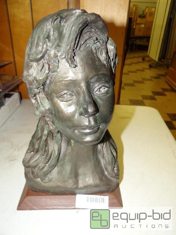 lot 1419 image: Local Wichita artist Babs Mellor, Lady sculpt...