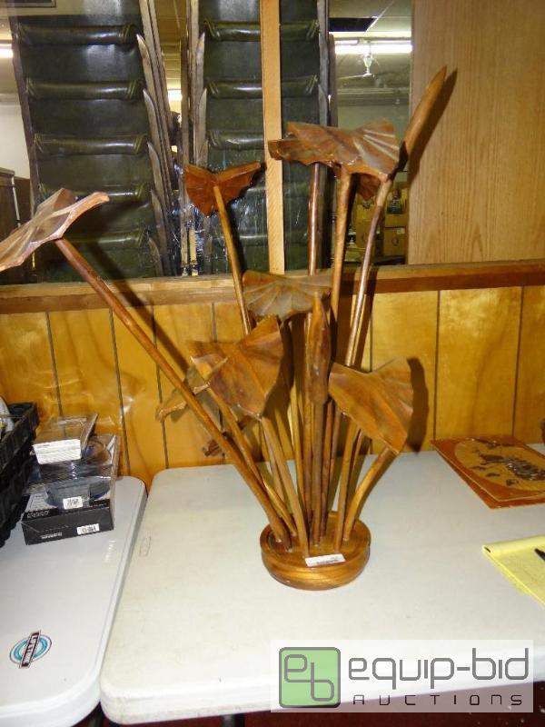lot 1432 image: Solid wood carved floral arrangement.  34&quo...