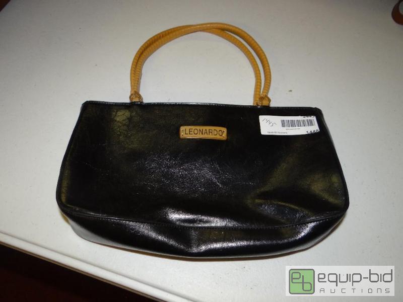 lot 1445 image: Used Leonardo designer purse....