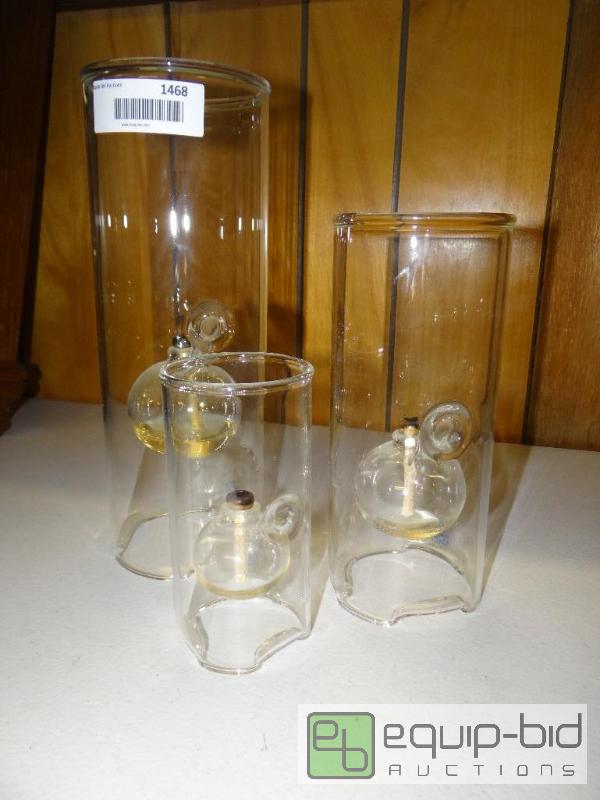 lot 1468 image: Set of 3 Wolfard&nbsphand blown glass oil ca...