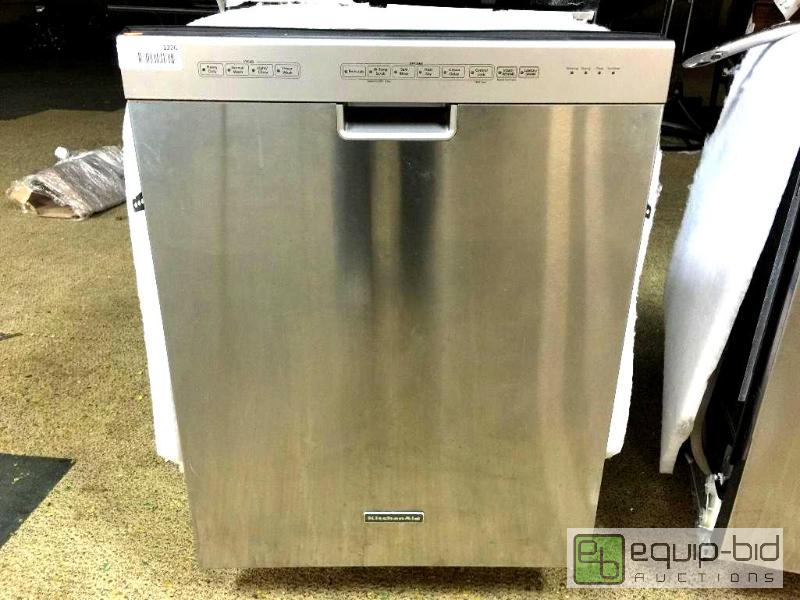 lot 1226 image: KitchenAid Superba 24 Built-In Dishwasher