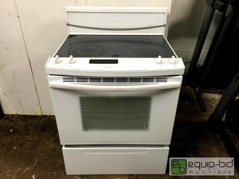 lot 1459 image: KITCHENAID ELECTRIC 4 ELEMENT FLAT TOP STOVE