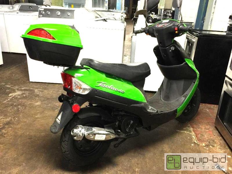 lot 1241 image: 50cc Gas Street Legal Scooter TaoTao ATM50-A1 automatic