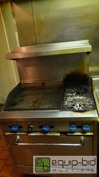 lot 773 image: Castle Natural Gas 2 Burner Griddle Combo Range