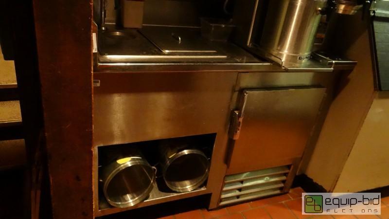 lot 796 image: Stainless Corner Beverage Station w Drop in Ice well And Single Side Cooler
