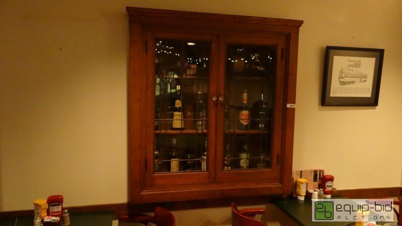 lot 918 image: Solid Oak Wall Inset 2 Door Cabinet