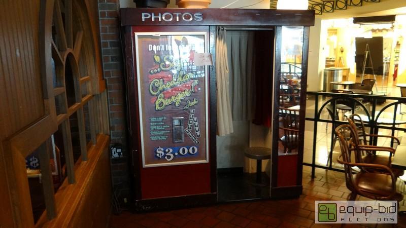 lot 926 image: Auto Photo Systems Booth