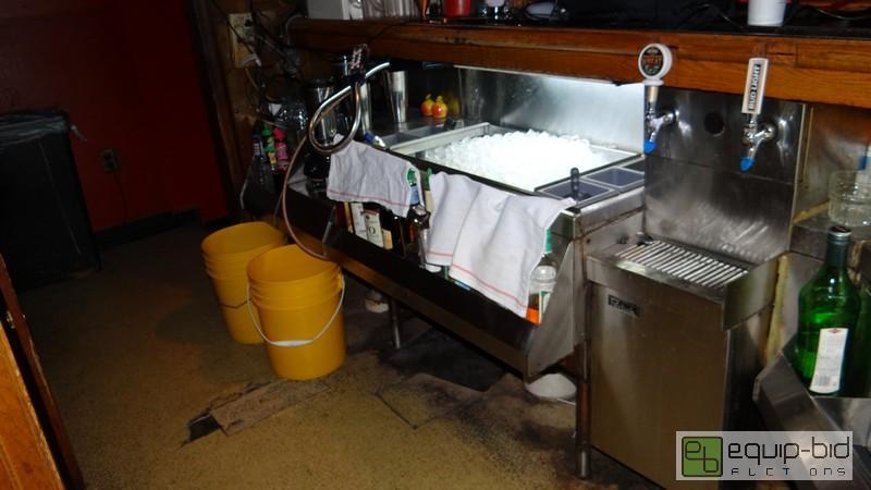 lot 954 image: Lot Of Under Bar Equipment