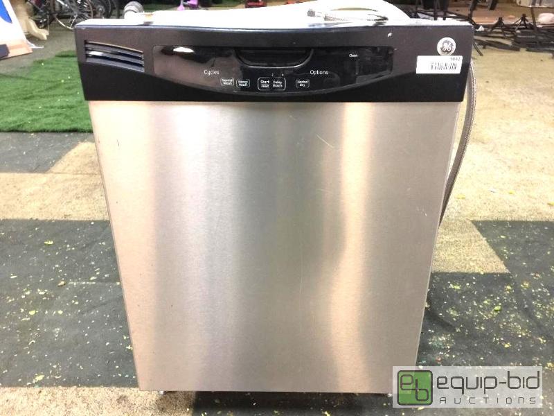 lot 5042 image: GE Quiet Power is a high-end tall tub, built-in (under counter) dishwasher unit.
