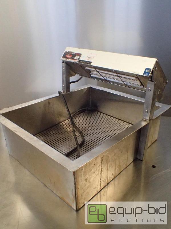 lot 3002 image: Hatco Fry Warmer