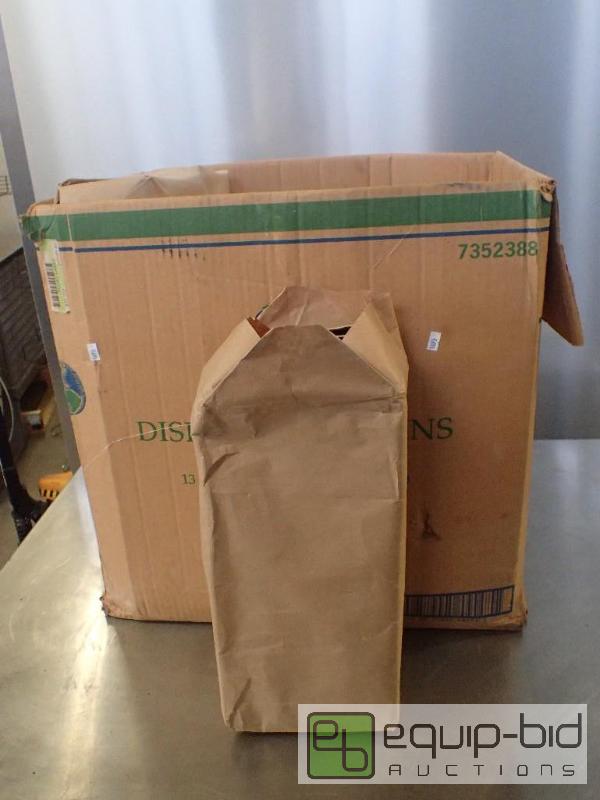 lot 3010 image: Large Lot of Paper Napkins