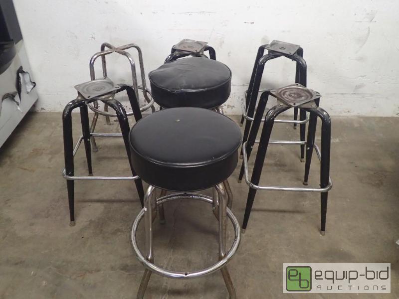 lot 3022 image: (7) Swivel Stools