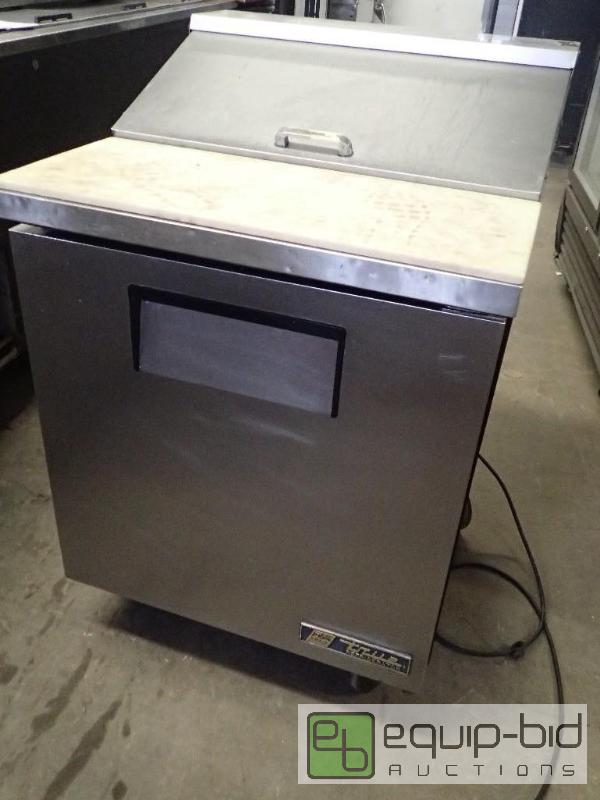 lot 3079 image: True SandwichPizza Prep Cooler