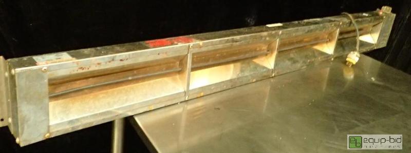 lot 3080 image: Superior Products Heating Lamp