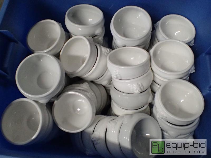 lot 3090 image: Decorative Small Bowls