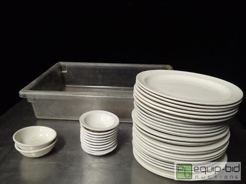 lot 3092 image: Sauce Bowls and Platters