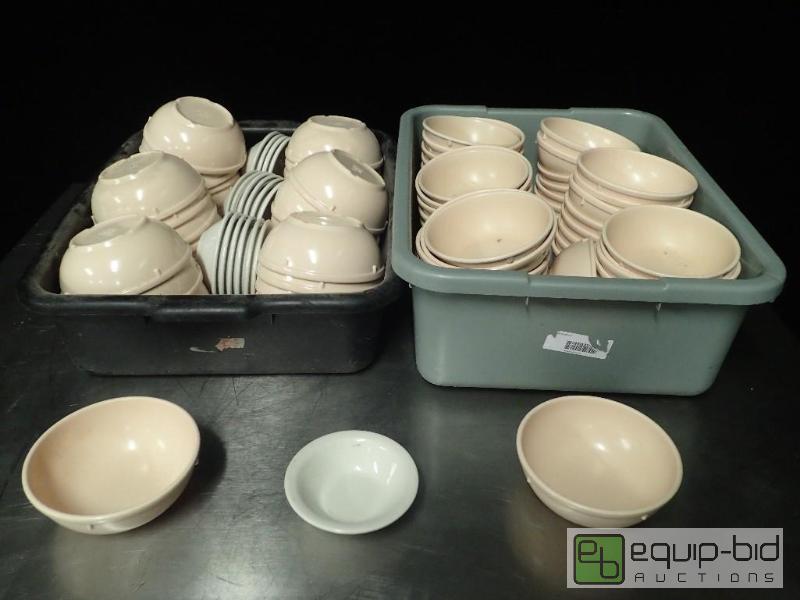 lot 3098 image: Large Tote of Plastic Soup Bowls and Sauce Bowls