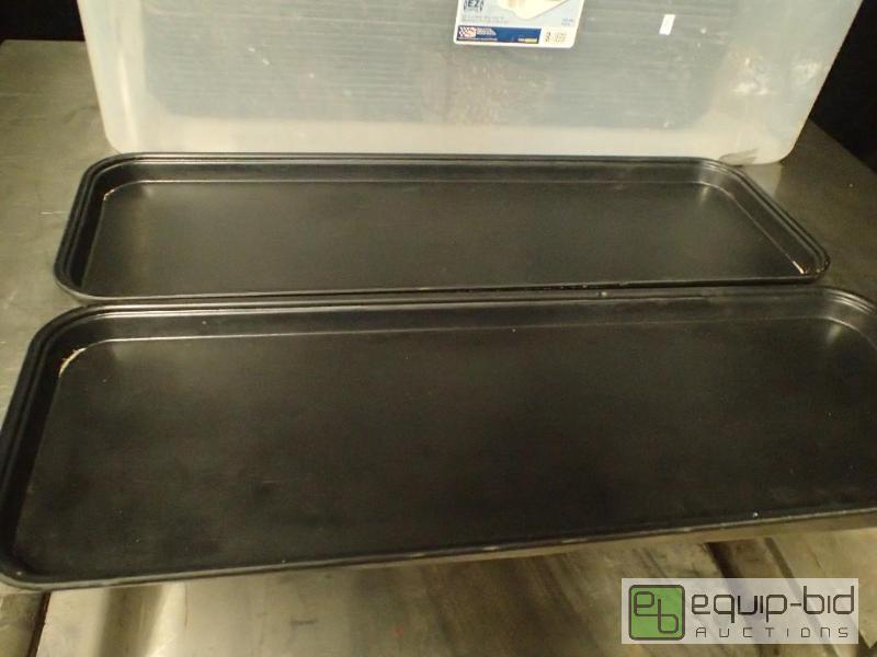 lot 3100 image: Large Tote Full Size Long Dough Pans