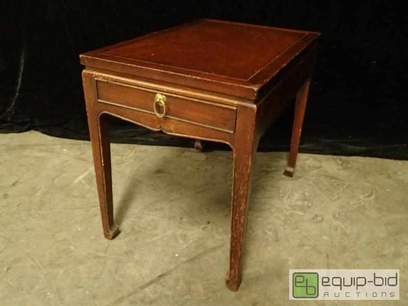 lot 3133 image: Wooden End Table with Drawer