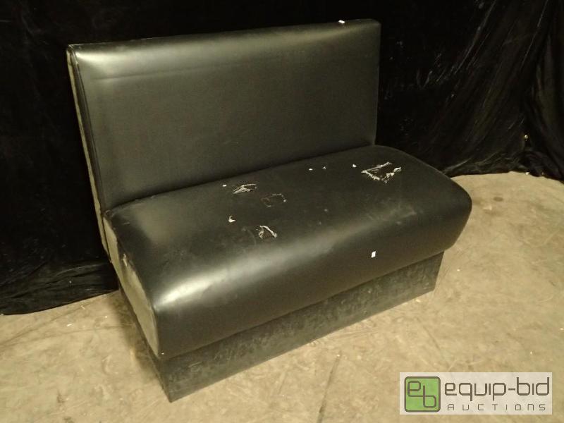 lot 3136 image: Single Booth