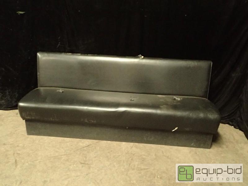 lot 3138 image: Single Long Booth