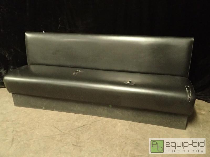 lot 3139 image: Single Long Booth