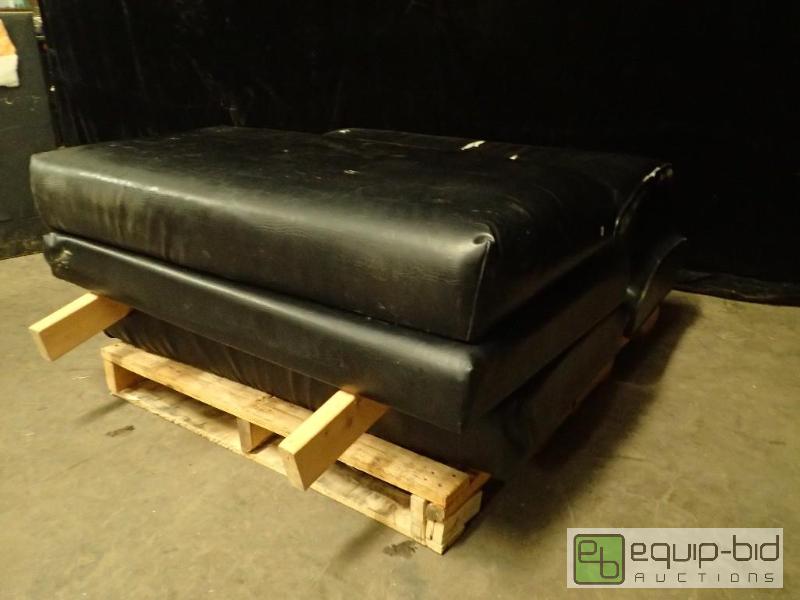 lot 3141 image: Lot of Booth Seating Backs andor Seats