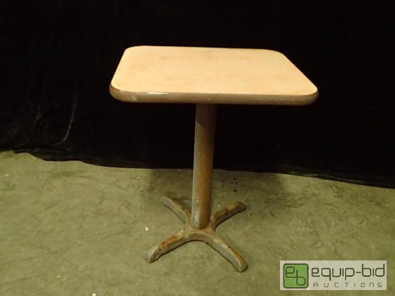 lot 3172 image: Small Dining Table