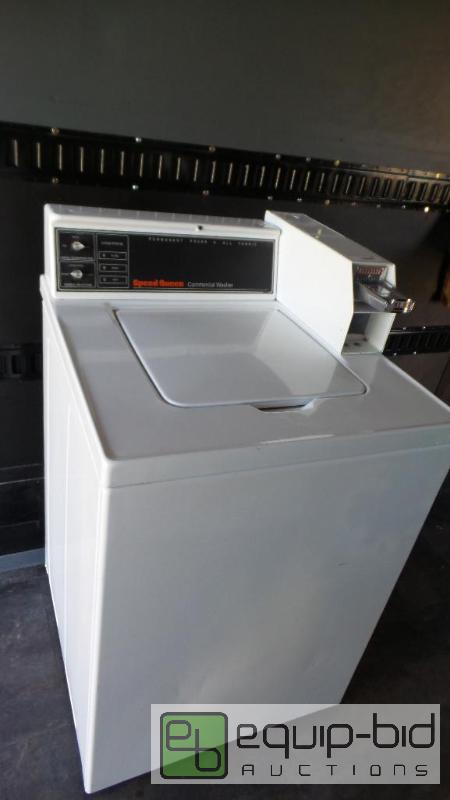 lot 4199 image: Speed Queen Commerial Washer