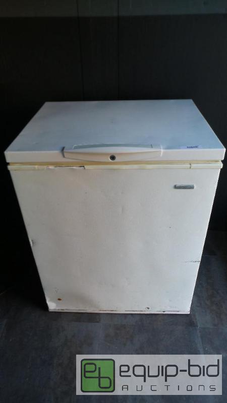 lot 4201 image: Kenmore Compact Chest Freezer