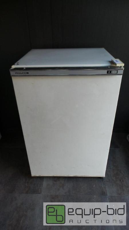 lot 4202 image: Philco Compact Bar Freezer