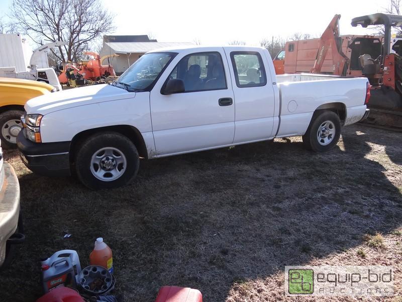 lot 1016 image: 2004 Chevrolet Silverado Pickup Truck, VIN # 1gcec19z14z253852