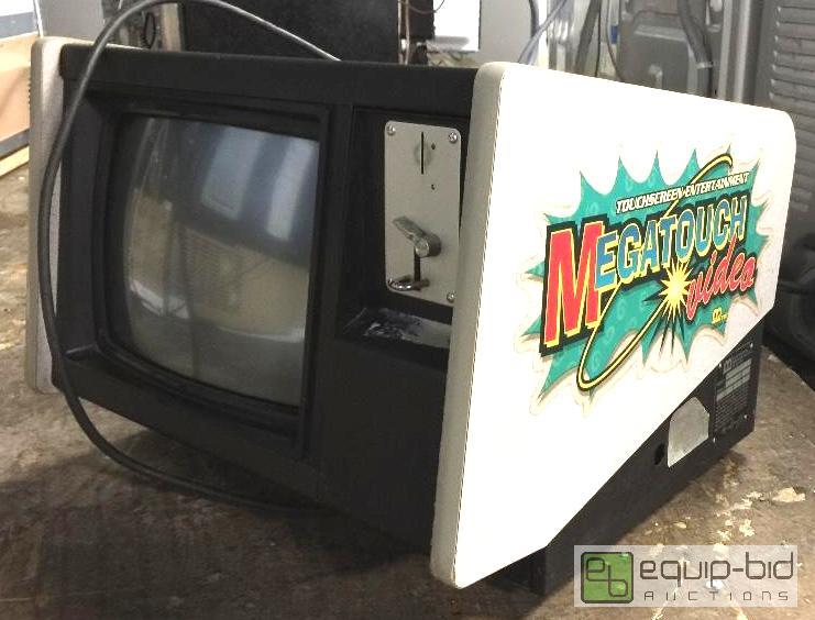 lot 5052 image: Vintage Merit Megatouch G20-100-003 COIN OPERATED VIDEO GAME - WORKS
