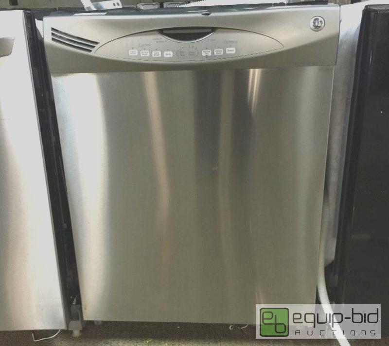 lot 5092 image: GE Full Console Dishwasher with 4 Wash Cycles, 4 Options, Hard Food Disposer, CleanSensor