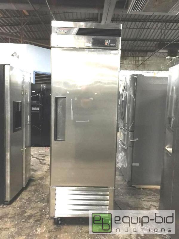 lot 510-4 image: Turbo Air - TSR-23SD - Super Deluxe 1 Door Reach-In Refrigerator