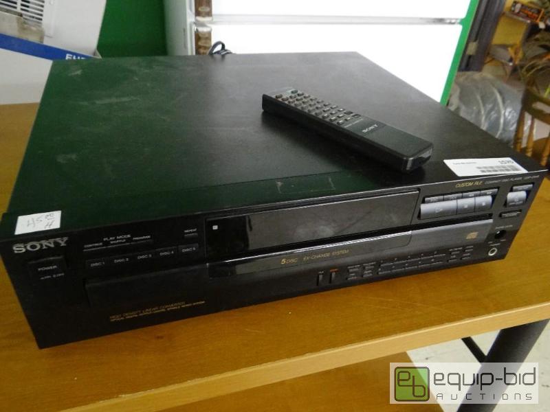 lot 1570 image: Sony 5 disc cd changer....