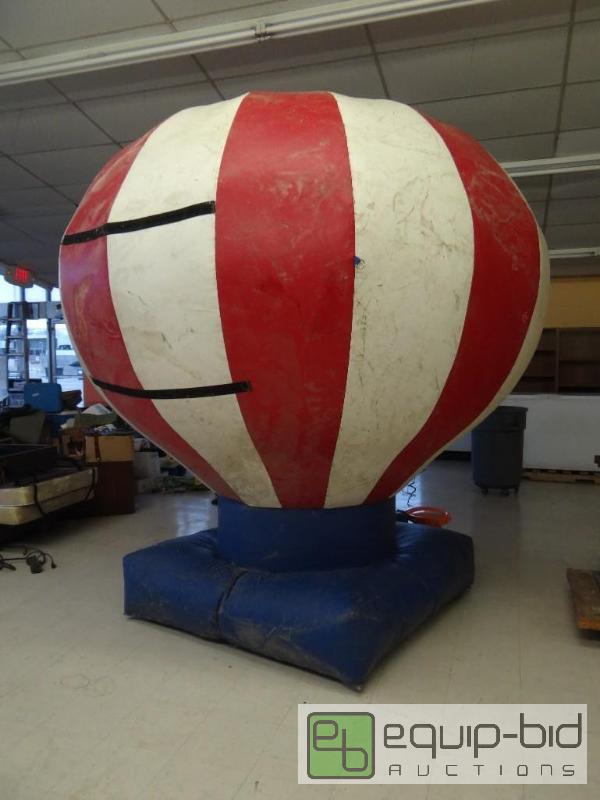 lot 1622 image: HUGE inflatable hot air balloon.  This is gre...