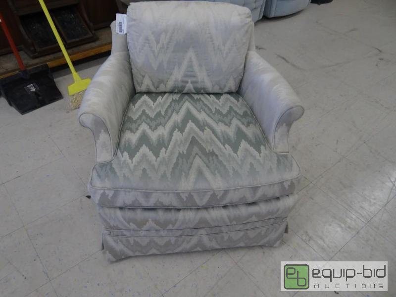 lot 1623 image: Heritage quality chair....