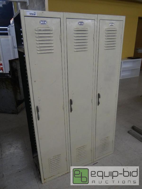 lot 1634 image: Section of 3 lockers....