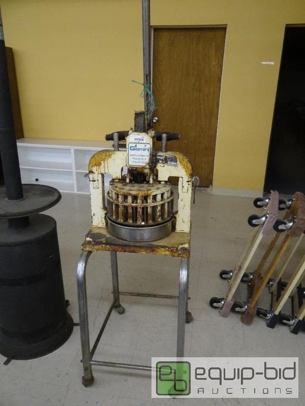 lot 1635 image: Gemini commercial dough dividerdough rounder...