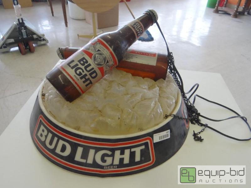 lot 1660 image: Bud Light hanging pool table light. Needs bul...