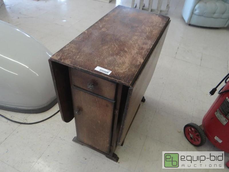 lot 1681 image: Antique drop leaf table with storage drawer a...