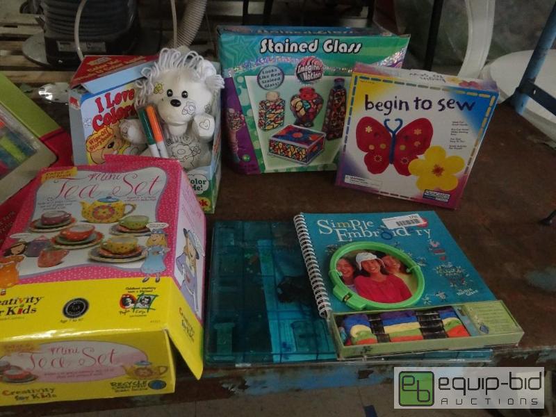 lot 1731 image: LOt of new in box kids activites....
