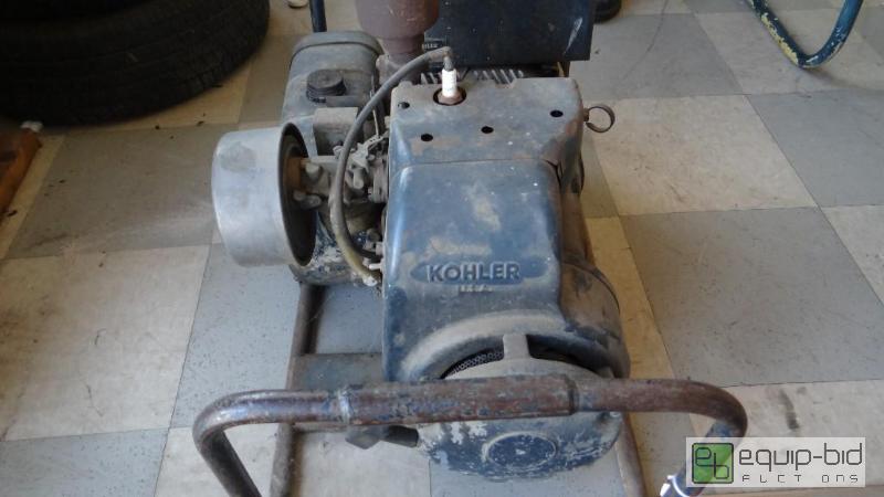 lot 462 image: Kohler generator.  Works....