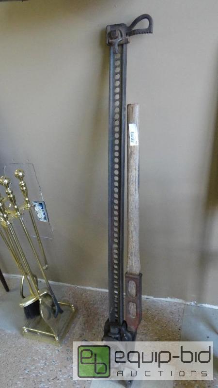 lot 486 image: Farm jack. 49&quot tall....