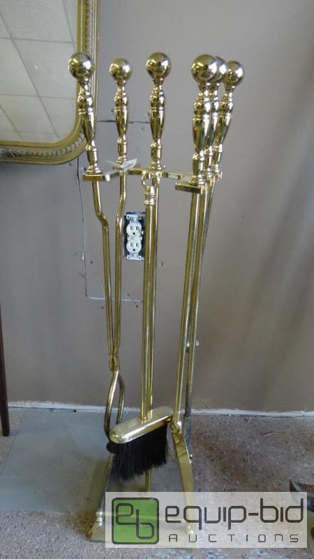 lot 492 image: Brass fireplace set....